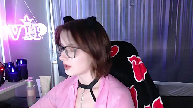 Snapshot of LunaXcherry chatting on 07-13-26, 05:38 LunaXcherry online show from 07-13-26, 05:38