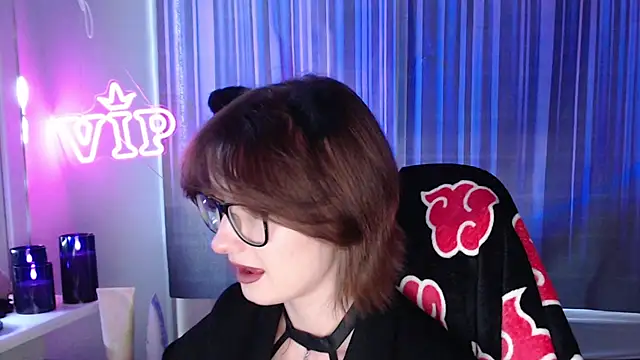 Snapshot of LunaXcherry chatting on 07-20-26, 05:15 LunaXcherry online show from 07-20-26, 05:15