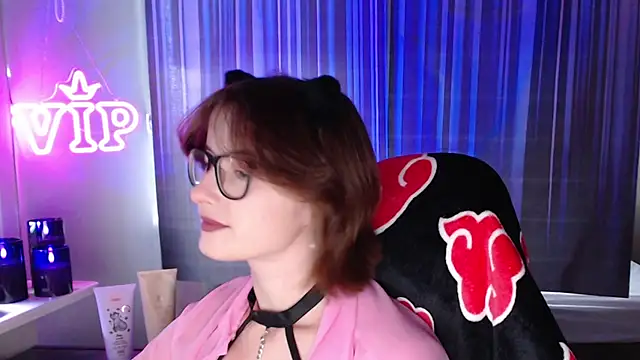 Snapshot of LunaXcherry chatting on 07-27-26, 04:36 LunaXcherry online show from 07-27-26, 04:36