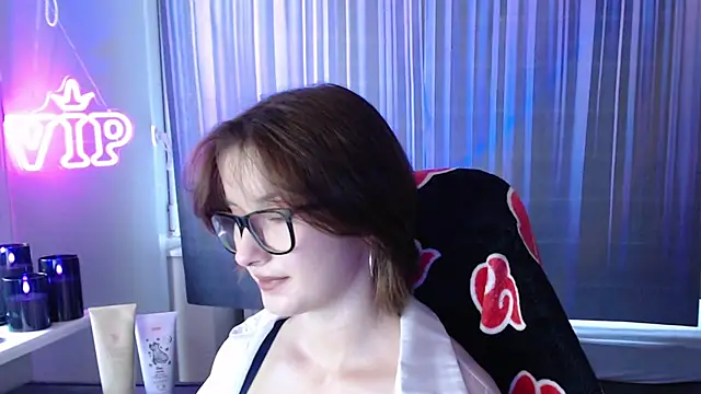 Snapshot of LunaXcherry chatting on 08-06-26, 04:53 LunaXcherry online show from 08-06-26, 04:53
