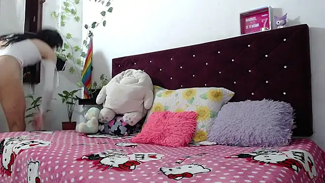 Saraanova1 online show from 06-17-26, 02:47