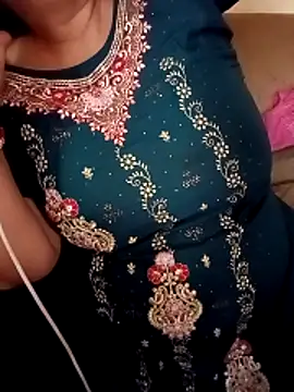 Snapshot of Simran_008 chatting on 04-29-26, 09:35 Simran 008 online show from 04-29-26, 09:35