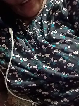 Snapshot of Simran_008 chatting on 05-19-26, 02:34 Simran 008 online show from 05-19-26, 02:34