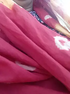 Snapshot of Simran_008 chatting on 06-02-26, 12:51 Simran 008 online show from 06-02-26, 12:51