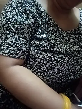 Snapshot of Simran_008 chatting on 07-08-26, 03:05 Simran 008 online show from 07-08-26, 03:05