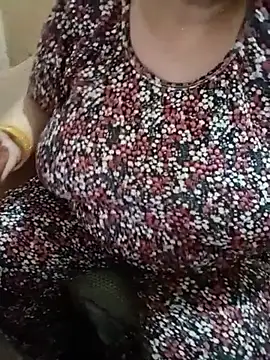 Snapshot of Simran_008 chatting on 07-21-26, 03:20 Simran 008 online show from 07-21-26, 03:20