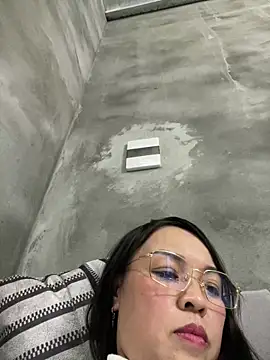 Strawberry-wet online show from 02-15-26, 04:25