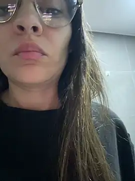 justinahallo online show from 05-08-26, 05:02