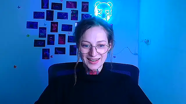 Esmi Winter online show from 03-13-26, 06:20