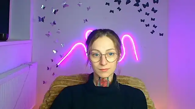 Esmi Winter online show from 04-13-26, 05:40