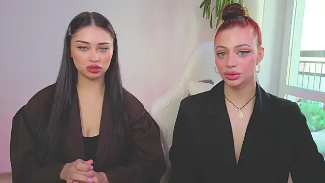 Sofia Plump online show from 04-25-26, 12:30