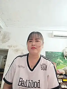 Snapshot of Kee-kimlee chatting on 05-29-26, 12:08 Kee-kimlee online show from 05-29-26, 12:08