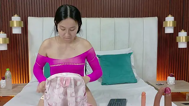 Brisa Silva online show from 04-24-26, 11:34