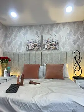 Brisa Silva online show from 06-24-26, 11:53