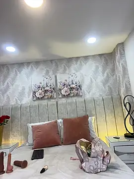 Brisa Silva online show from 07-04-26, 12:00