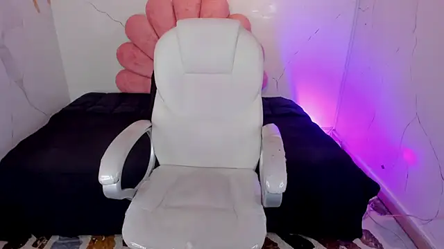 DulcePrince  online show from 03-25-26, 08:15