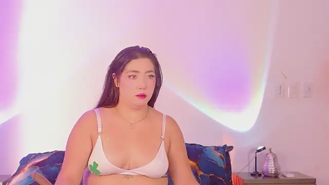 Snapshot of Hannah-Prada chatting on 06-24-26, 11:31 Hannah-Prada online show from 06-24-26, 11:31