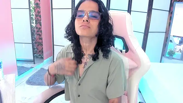 Julianne 7 online show from 02-23-26, 08:50