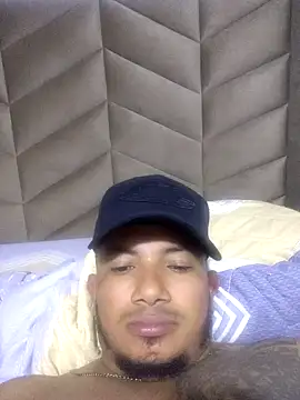 Snapshot of Pablito1993 chatting on 02-14-26, 12:18 Pablito1993 online show from 02-14-26, 12:18