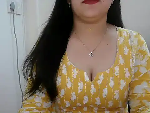 Snapshot of _chitranshi chatting on 06-25-26, 05:23 chitranshi online show from 06-25-26, 05:23