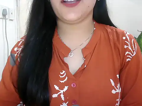 Snapshot of _chitranshi chatting on 06-26-26, 06:07 chitranshi online show from 06-26-26, 06:07