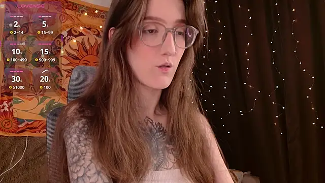 lolami  online show from 04-15-26, 06:31