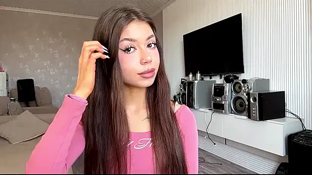 You Club Winx online show from 04-15-26, 07:15