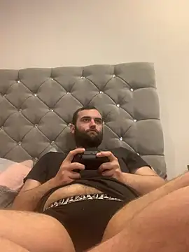 Snapshot of Mr_Findom chatting on 03-25-26, 03:12 Mr Findom online show from 03-25-26, 03:12
