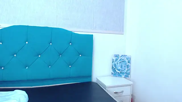 orianna and sasha online show from 04-14-26, 08:48