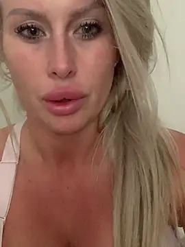 Snapshot of ArabellaJames chatting on 03-05-26, 10:22 ArabellaJames online show from 03-05-26, 10:22