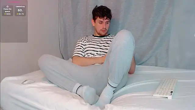 Snapshot of Luc_7 chatting on 03-06-26, 06:59 Luc 7 online show from 03-06-26, 06:59