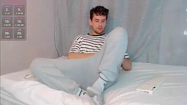 Snapshot of Luc_7 chatting on 03-08-26, 07:17 Luc 7 online show from 03-08-26, 07:17