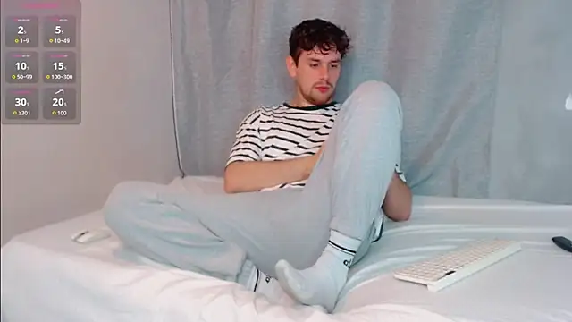 Snapshot of Luc_7 chatting on 03-09-26, 09:08 Luc 7 online show from 03-09-26, 09:08