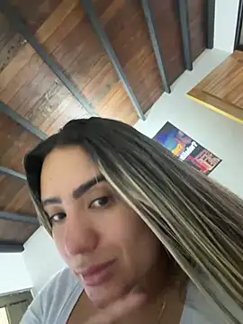 Snapshot of Miilana_ chatting on 06-04-26, 01:28 Miilana online show from 06-04-26, 01:28