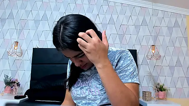 CloheBell online show from 04-23-26, 08:44