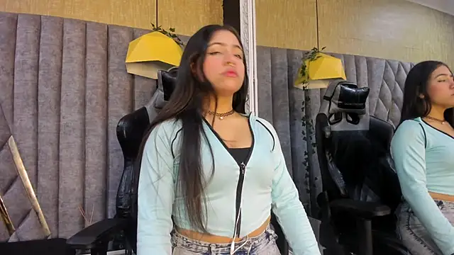 CloheBell online show from 04-26-26, 03:04