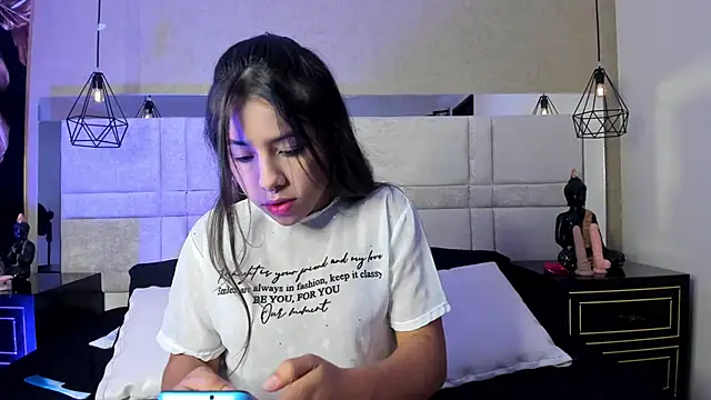 CloheBell online show from 04-26-26, 11:13