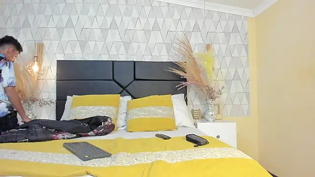 NoaahTylor online show from 03-16-26, 06:39