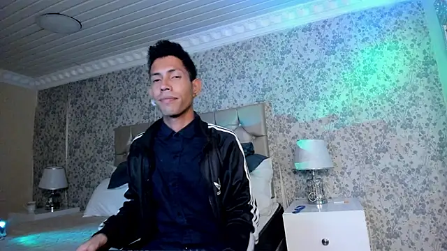 NoaahTylor online show from 04-26-26, 04:21