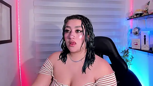 Emily Jonesh online show from 07-26-26, 12:34