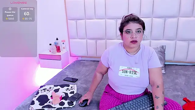 abigail johnson online show from 04-23-26, 03:08