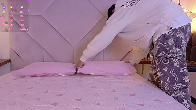 Sateh and Hikary online show from 04-13-26, 08:25