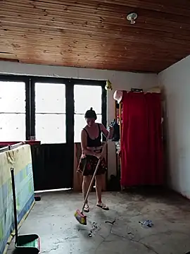Layla Zaid online show from 04-29-26, 03:27