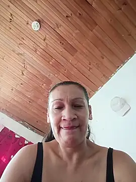 Layla Zaid online show from 06-12-26, 01:32