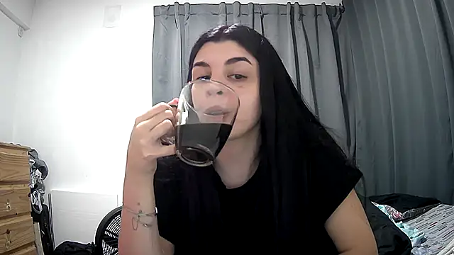Snapshot of violetazein7 chatting on 06-23-26, 11:58 violetazein7 online show from 06-23-26, 11:58