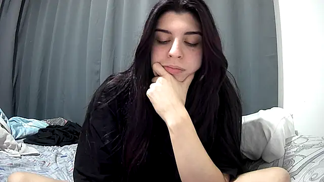 Snapshot of violetazein7 chatting on 06-29-26, 01:56 violetazein7 online show from 06-29-26, 01:56