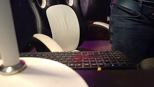 YouAndMe-forever online show from 03-25-26, 11:33