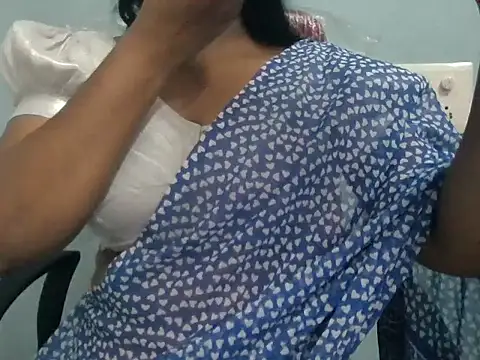 Snapshot of Rathi-priyaa chatting on 05-28-26, 03:59 Rathi-priyaa online show from 05-28-26, 03:59