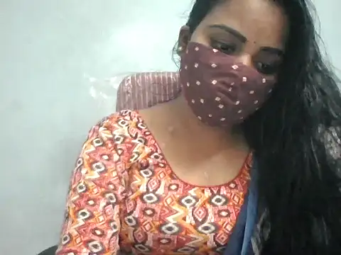 Snapshot of Rathi-priyaa chatting on 06-07-26, 04:27 Rathi-priyaa online show from 06-07-26, 04:27
