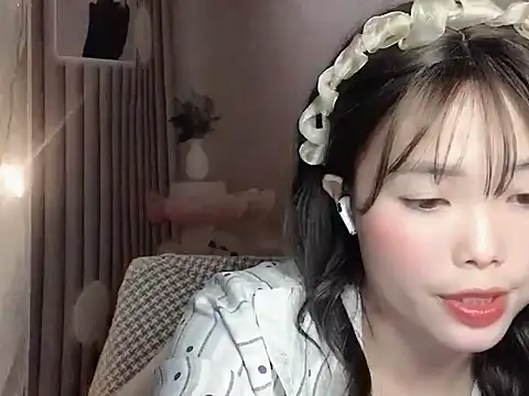 Girl-crazy1 online show from 02-25-26, 02:43